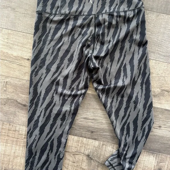 ZYIA Black and Gray Striped Light N Tight Leggings - Picture 3 of 3